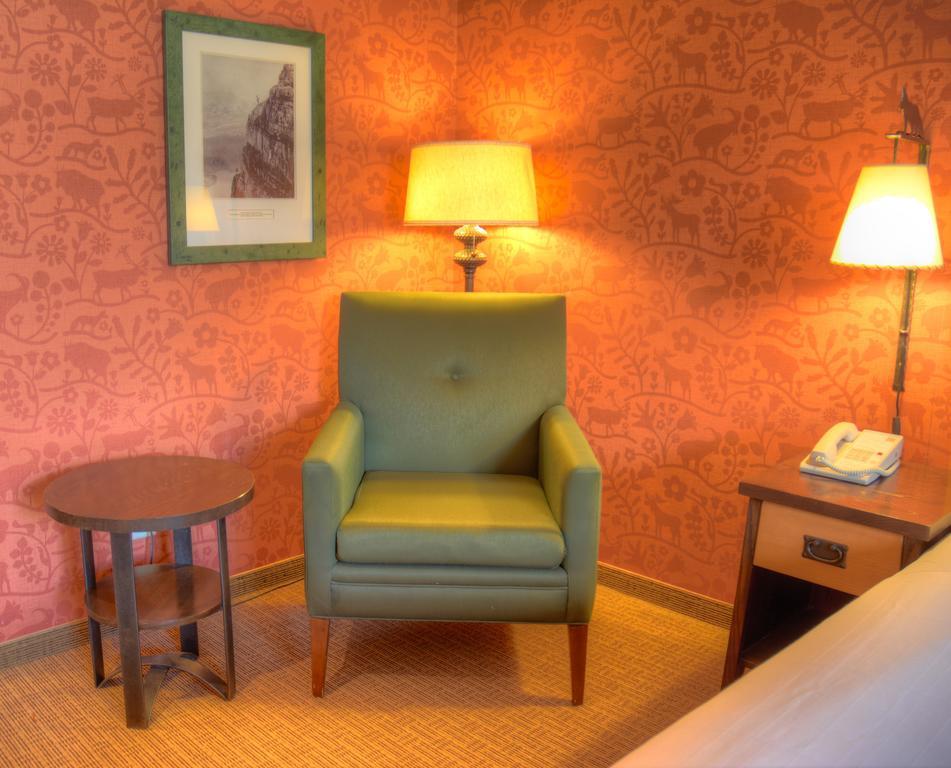 Fox Hotel And Suites Banff Esterno foto